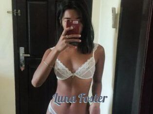 Luna_Foster