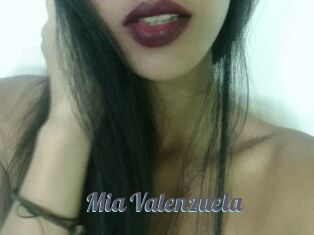 Mia_Valenzuela